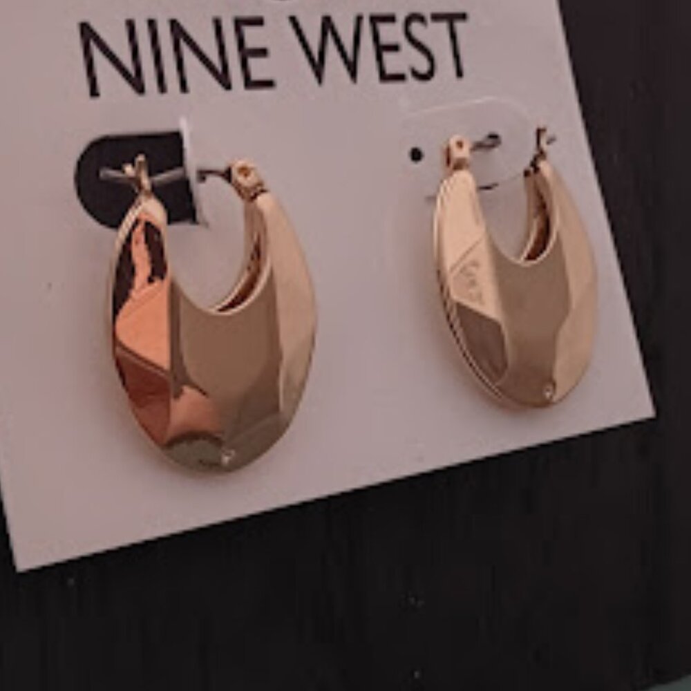 NINE WEST Mod/Contemporary Gold Oval Shaped Geometric Textured Hoop Earrings~NEW